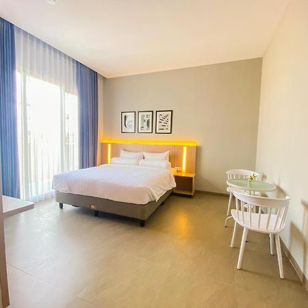 Front One King Hotel Tuban Tuban  Extérieur photo