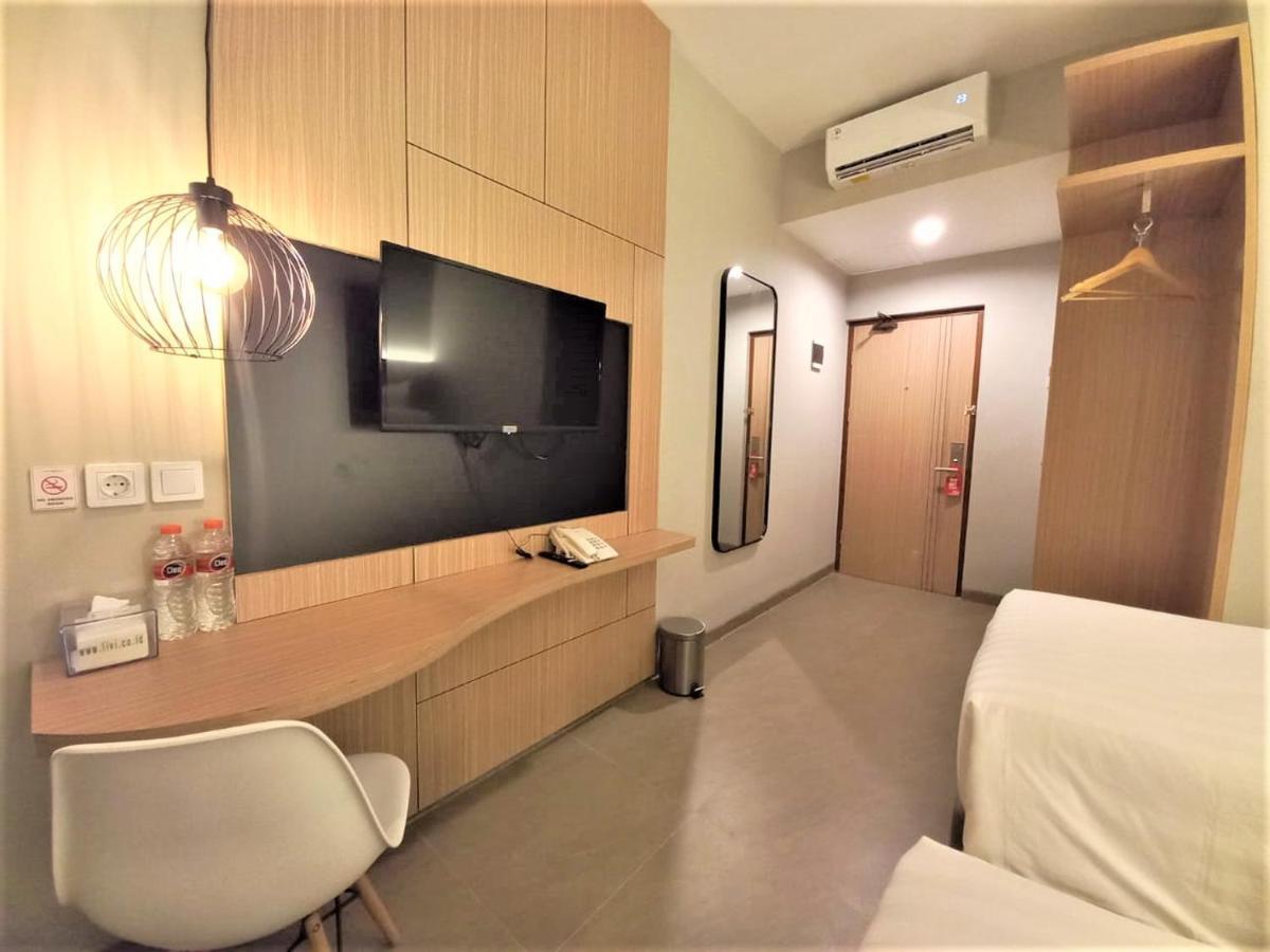 Front One King Hotel Tuban Tuban  Extérieur photo