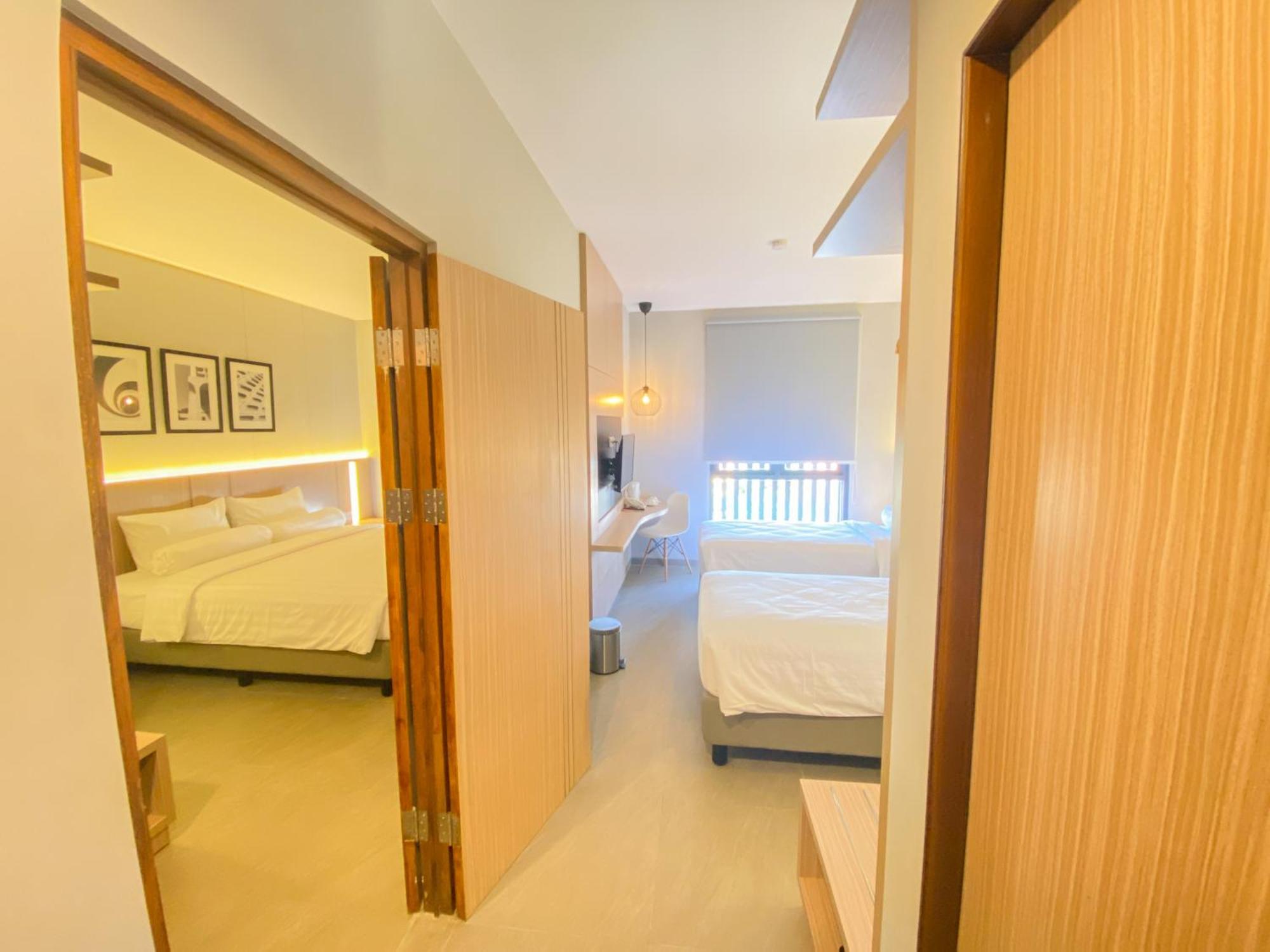 Front One King Hotel Tuban Tuban  Extérieur photo