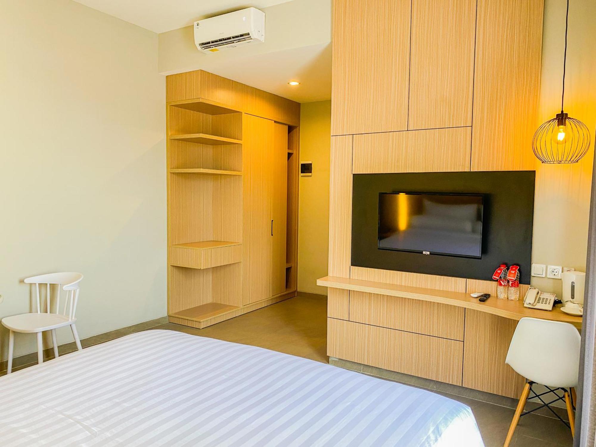 Front One King Hotel Tuban Tuban  Extérieur photo